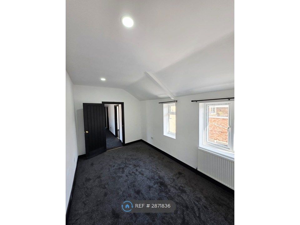 Property photo 3 of 33