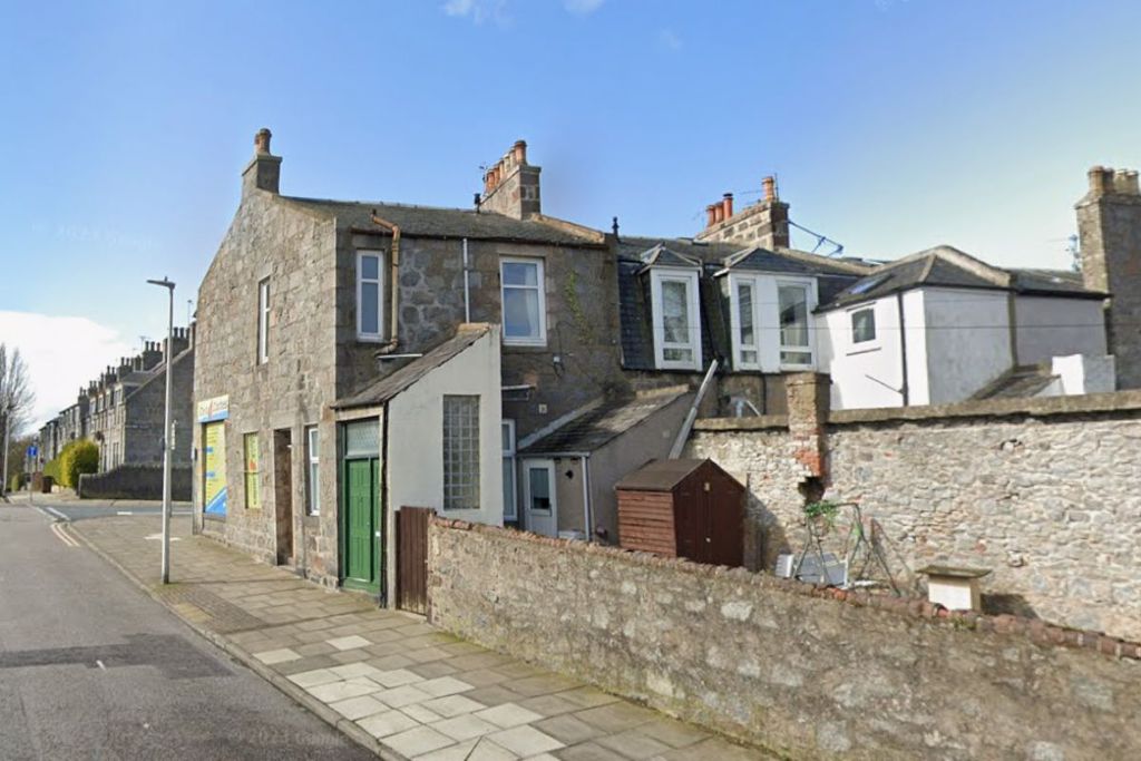 Property photo 2 of 6