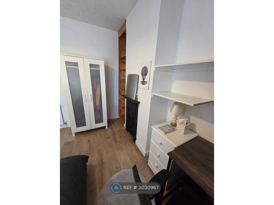 Property photo 3 of 12 Bedroom