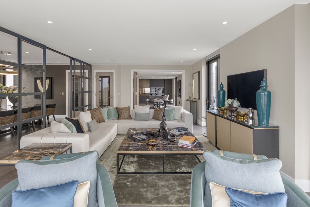 Property photo 3 of 27