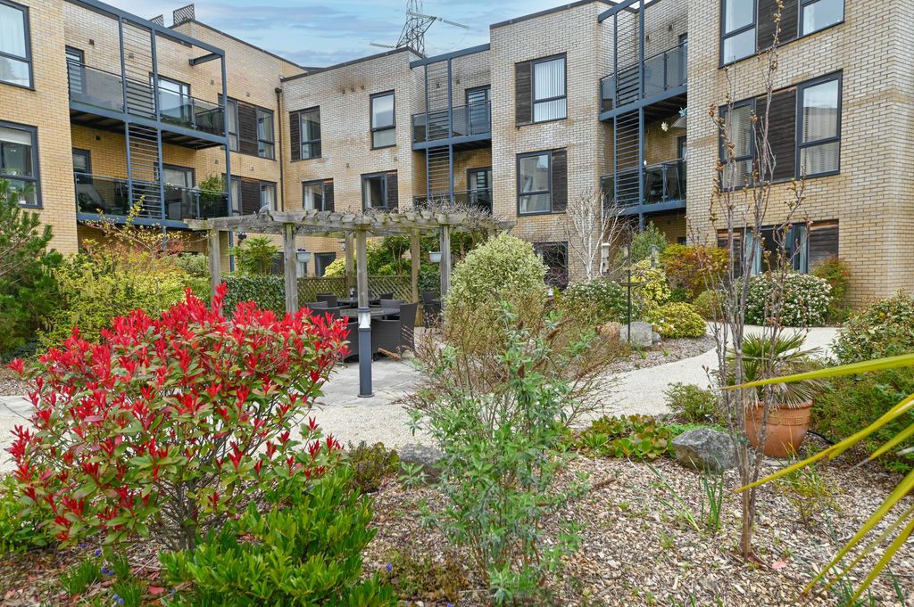 Property photo 1 of 14 Photo 2