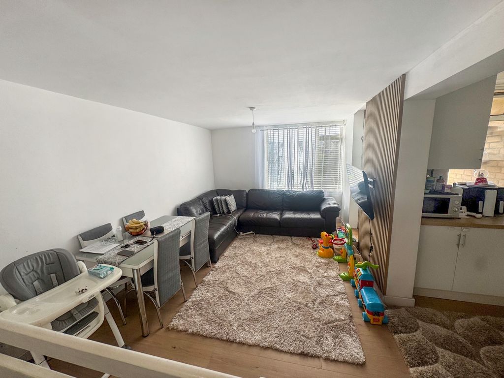 Property photo 3 of 10 Img_8353