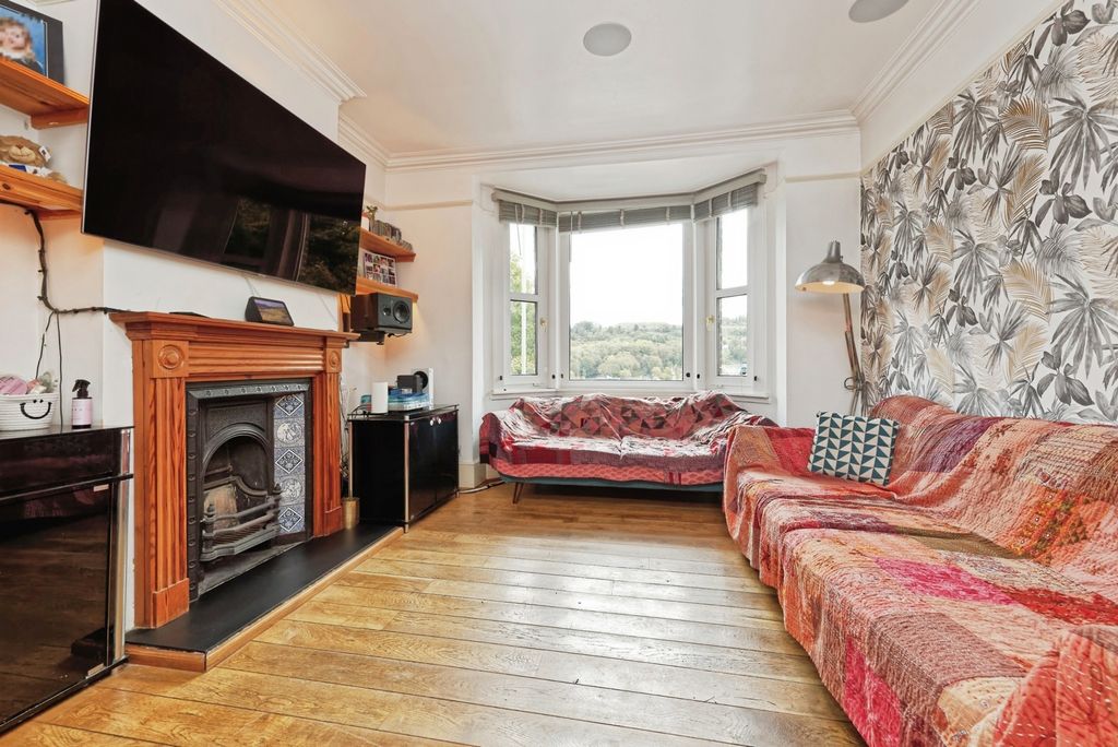 Property photo 2 of 17 Photo