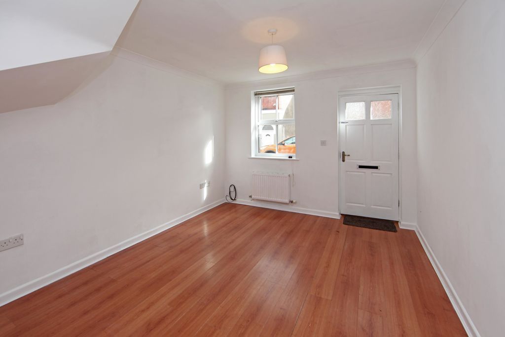 Property photo 2 of 19 Photo 3