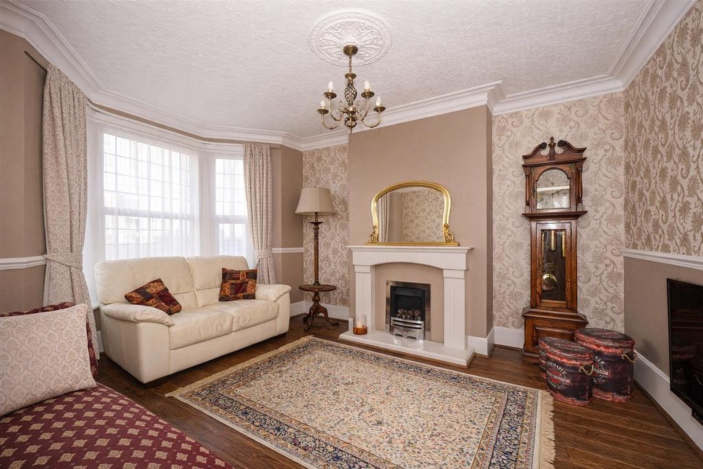 Property photo 2 of 23 E9c5d1cc-c670-4B24-8865-81Bc6Fff307E.Png