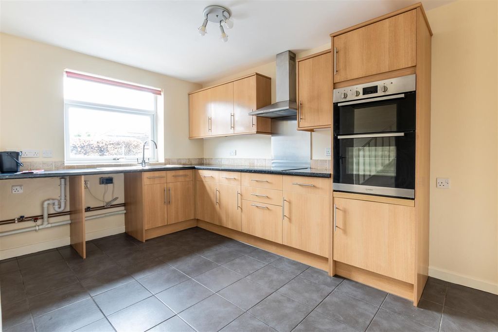 Property photo 2 of 11 Dsc_2200-Hdr.Jpg