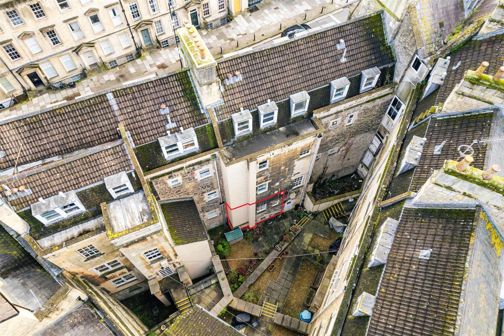 Property photo 3 of 23 Flat 2, 2 Fountain Builadings, Walcot, Bath BA1 5D