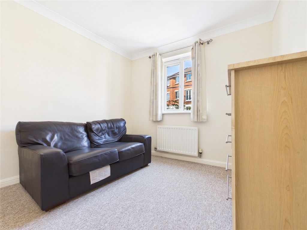 Property photo 2 of 16 Picture No. 15