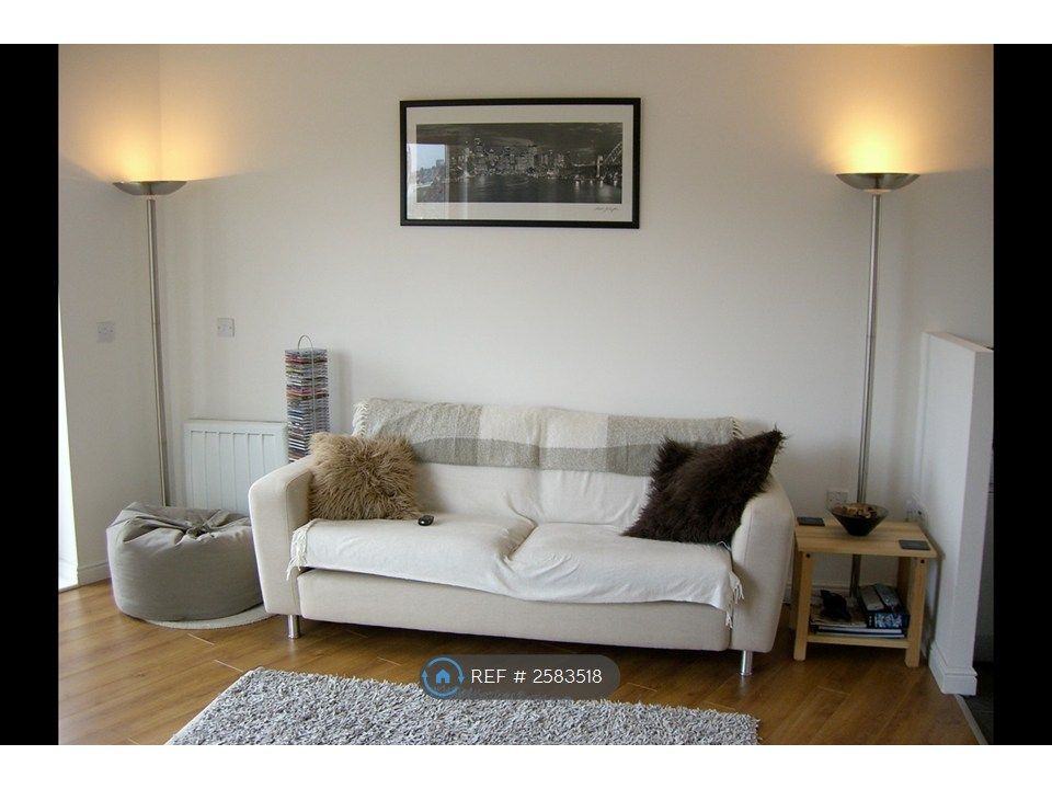 Property photo 3 of 10 Living Area