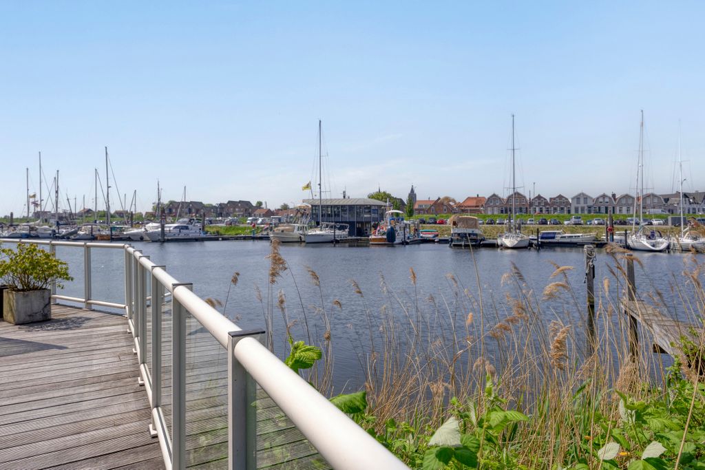 Property photo 3 of 38