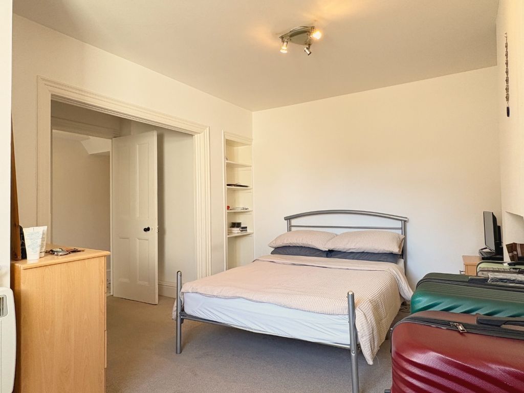 Property photo 3 of 12 5263306