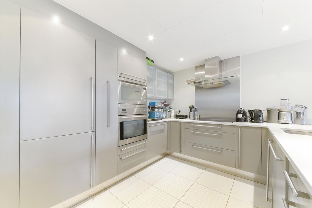 Property photo 3 of 12 Image