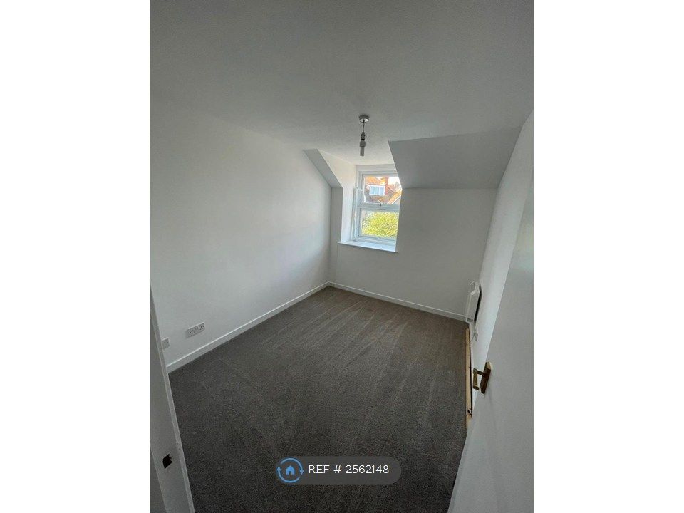 Property photo 3 of 7 Bedroom