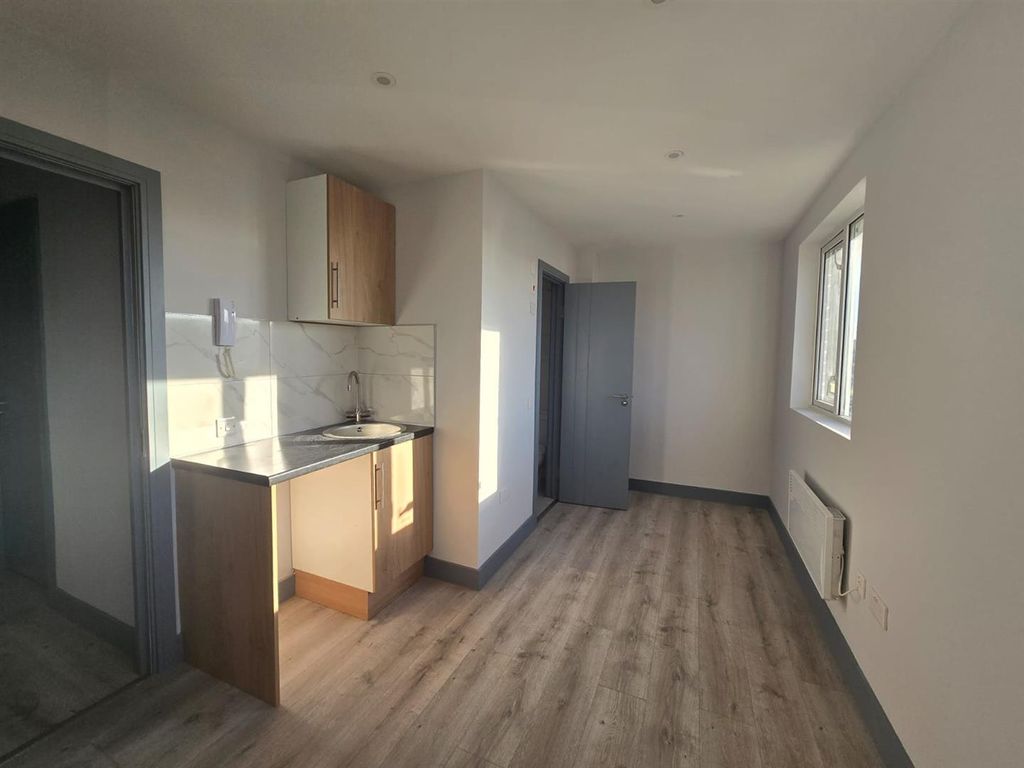 Property photo 2 of 6 Whatsapp Image 2025-11-26 At 13.27.55_5136Ba33.Jpg