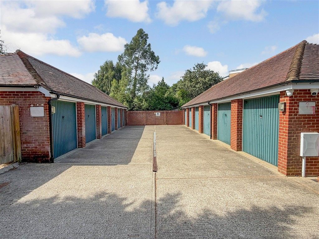 Property photo 1 of 4 External