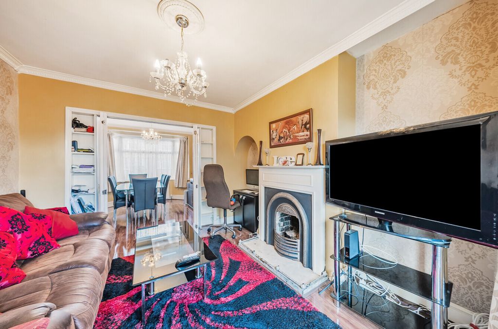 Property photo 2 of 17 Picture No. 02