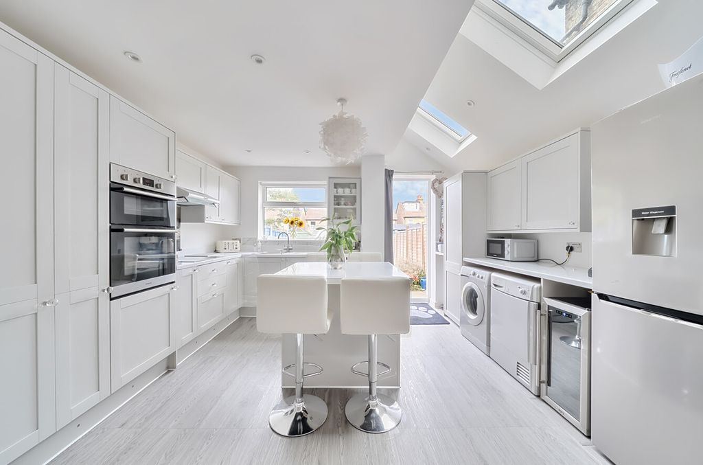 Property photo 2 of 18 1335511-21-68950E...