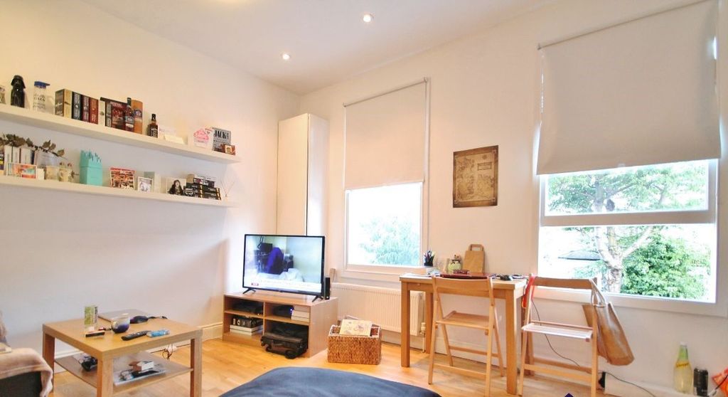 Property photo 2 of 7