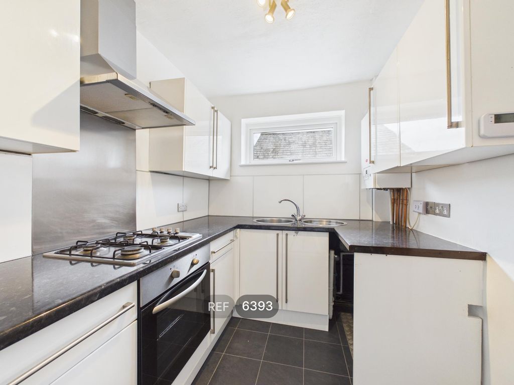 Property photo 3 of 15 Kitchen