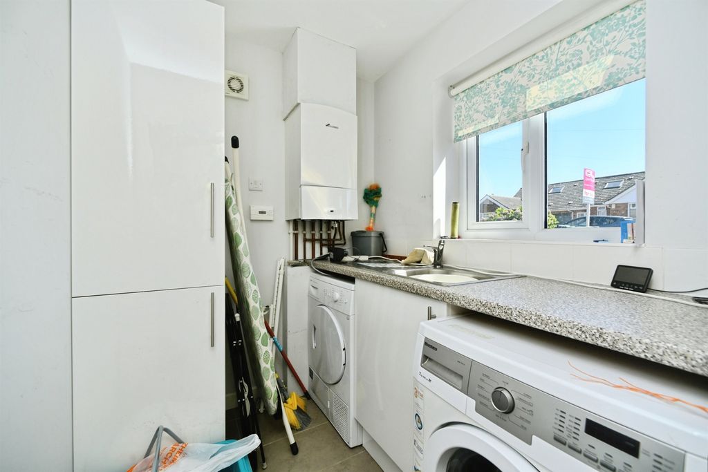 Additional image 4 of 4 bed semi-detached house for salePhyllis Avenue, Peacehaven BN10