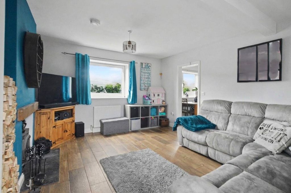 Property photo 2 of 13 Picture No. 25