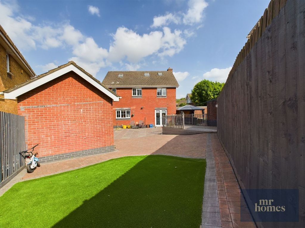 Property photo 2 of 49