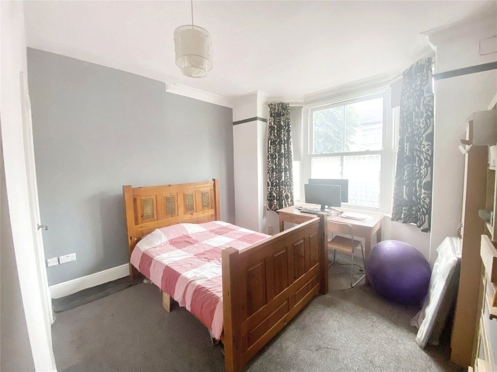 Property photo 2 of 8 Bedroom