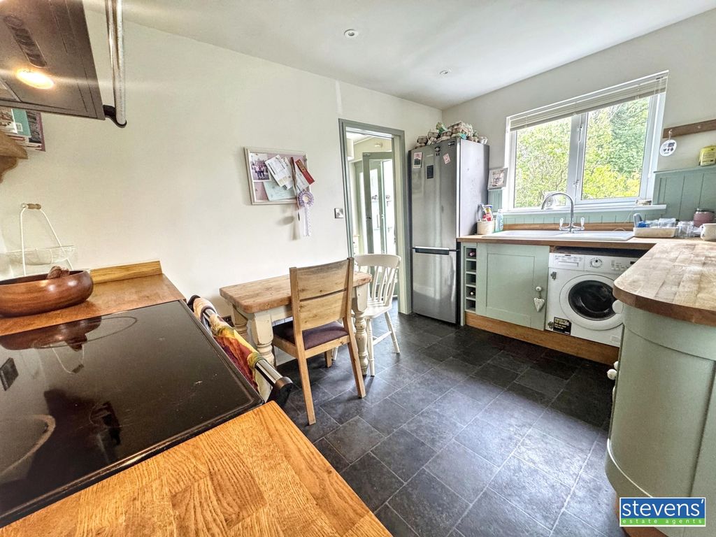 Property photo 3 of 14 Img_4096