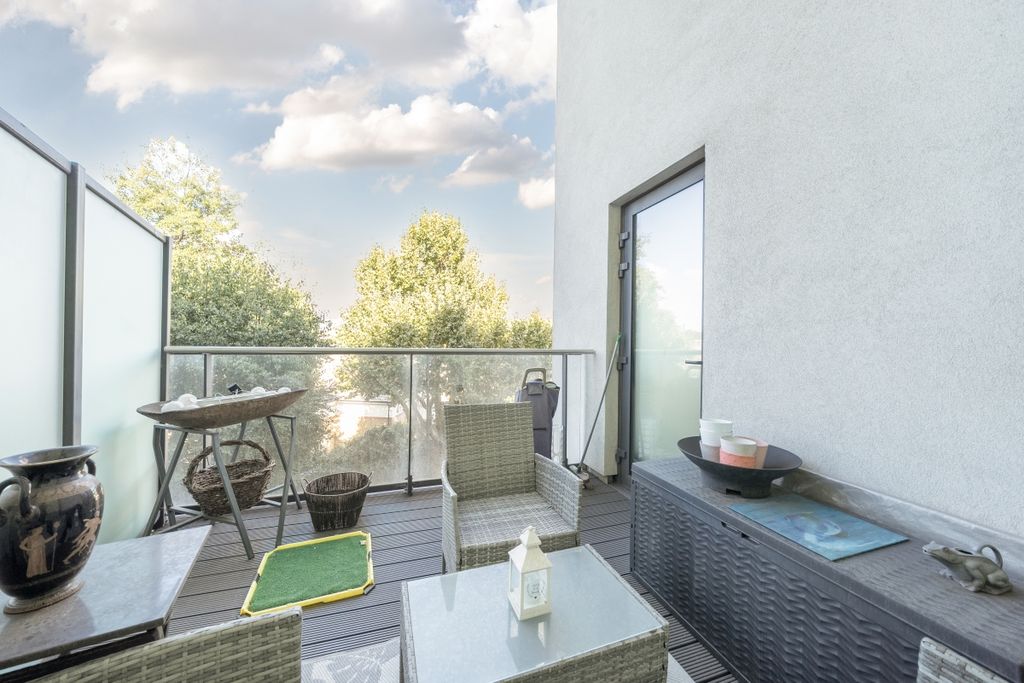 Property photo 1 of 21 1357597-8-68d1383...