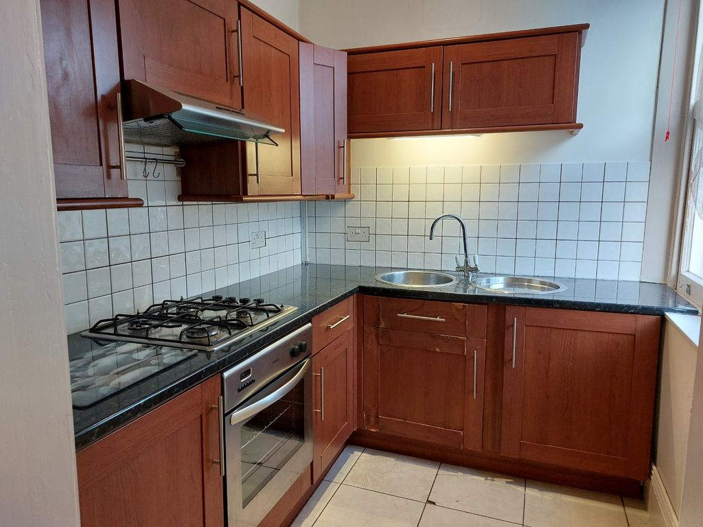 Property photo 2 of 7 Separate Kitchen 