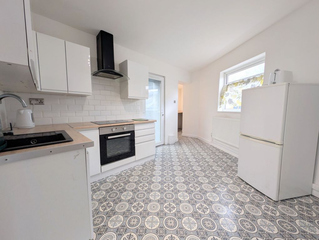 Property photo 2 of 23