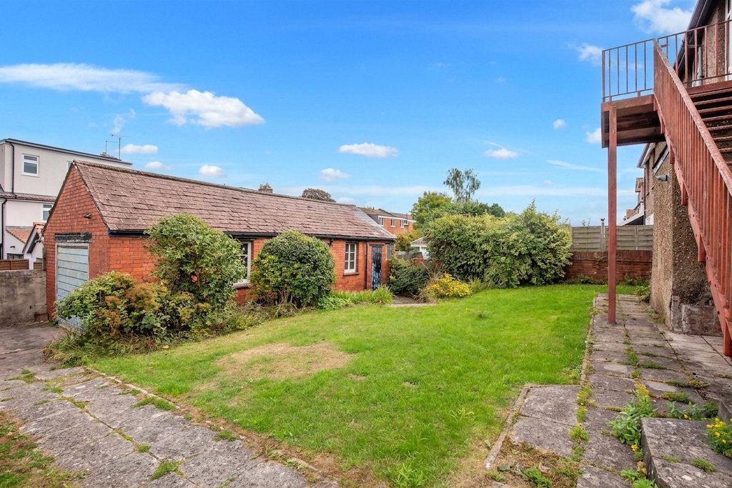 Property photo 2 of 31 Picture No. 25