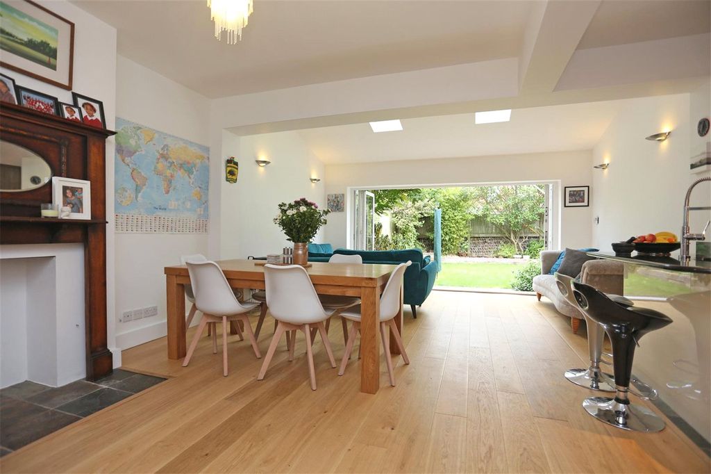 Property photo 2 of 19 Picture No. 04