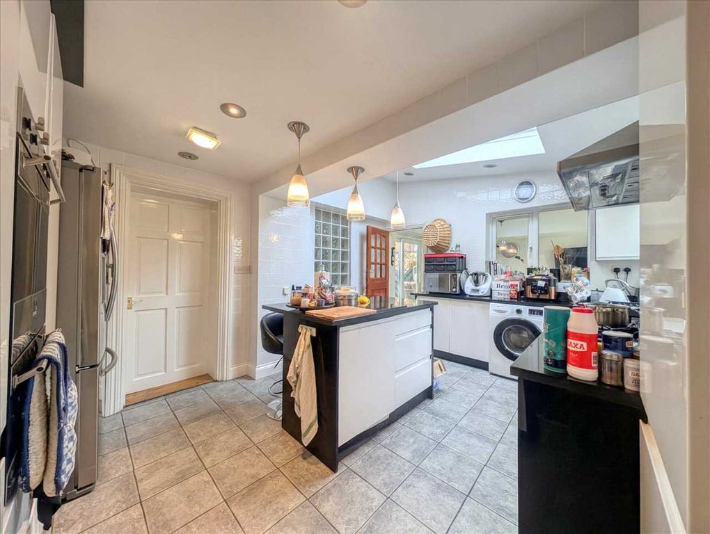 Property photo 3 of 22