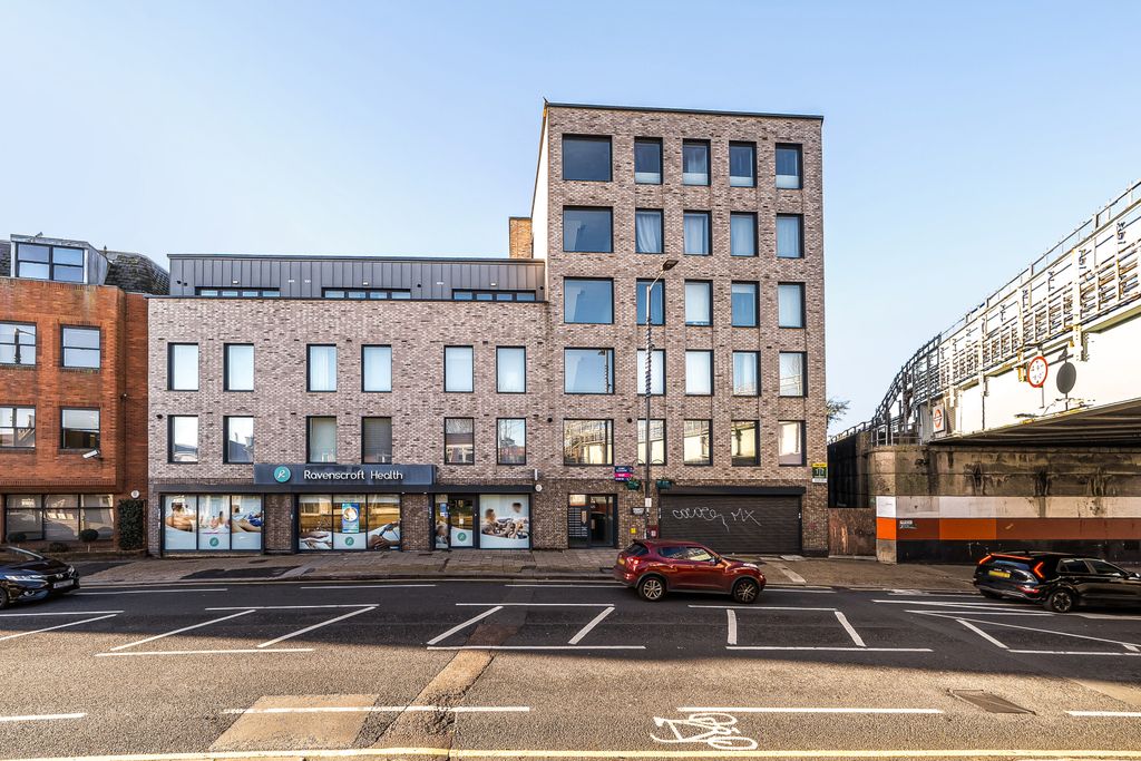 Property photo 1 of 20 Picture No. 27