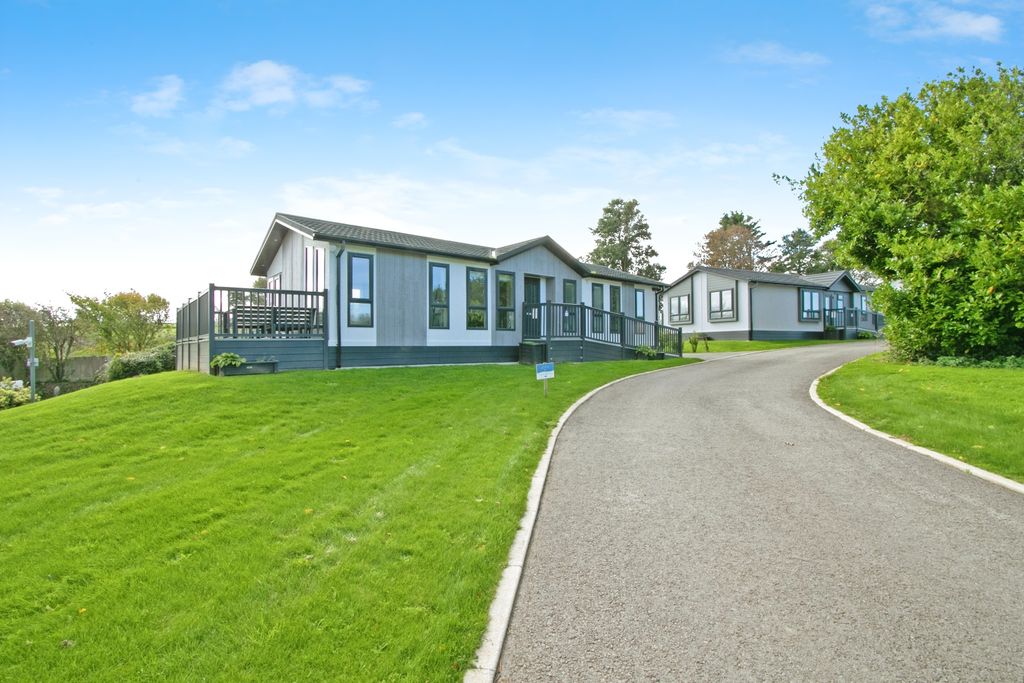 Property photo 2 of 19 Front