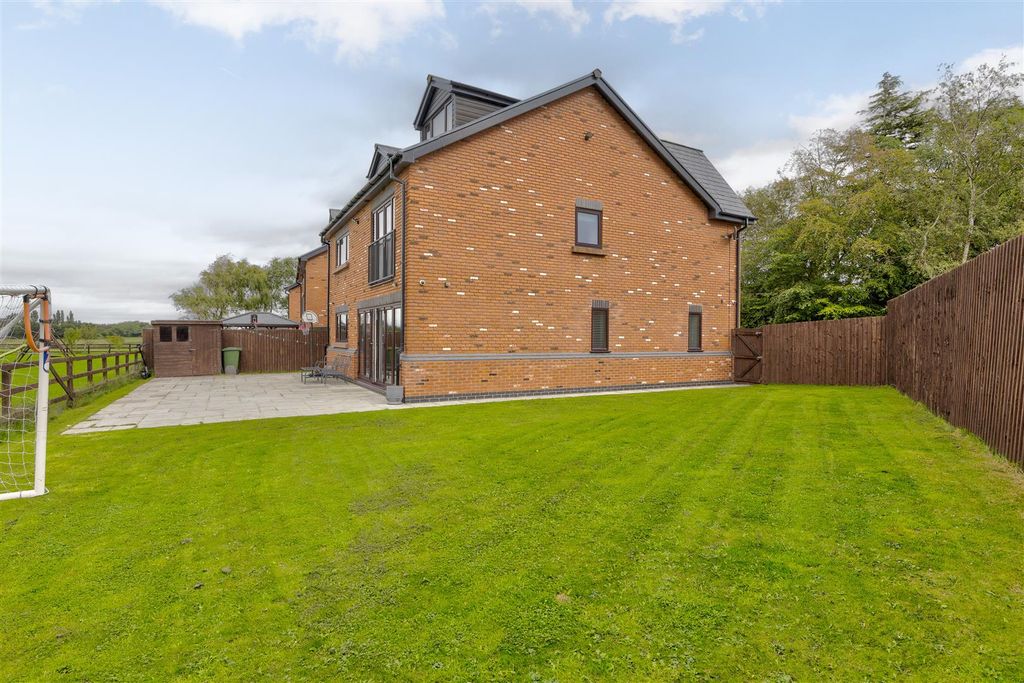Property photo 3 of 57 4 Brickfield Close-52.Jpg