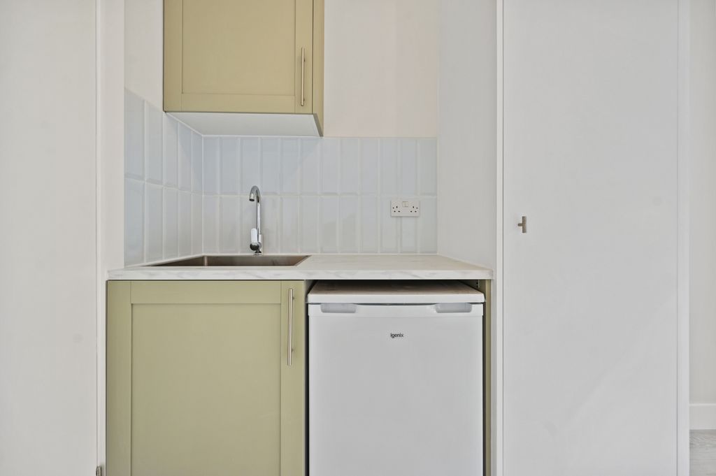 Property photo 3 of 7 Rcmikeposner- 91B St Georges Avenue Flat 3- Kitche