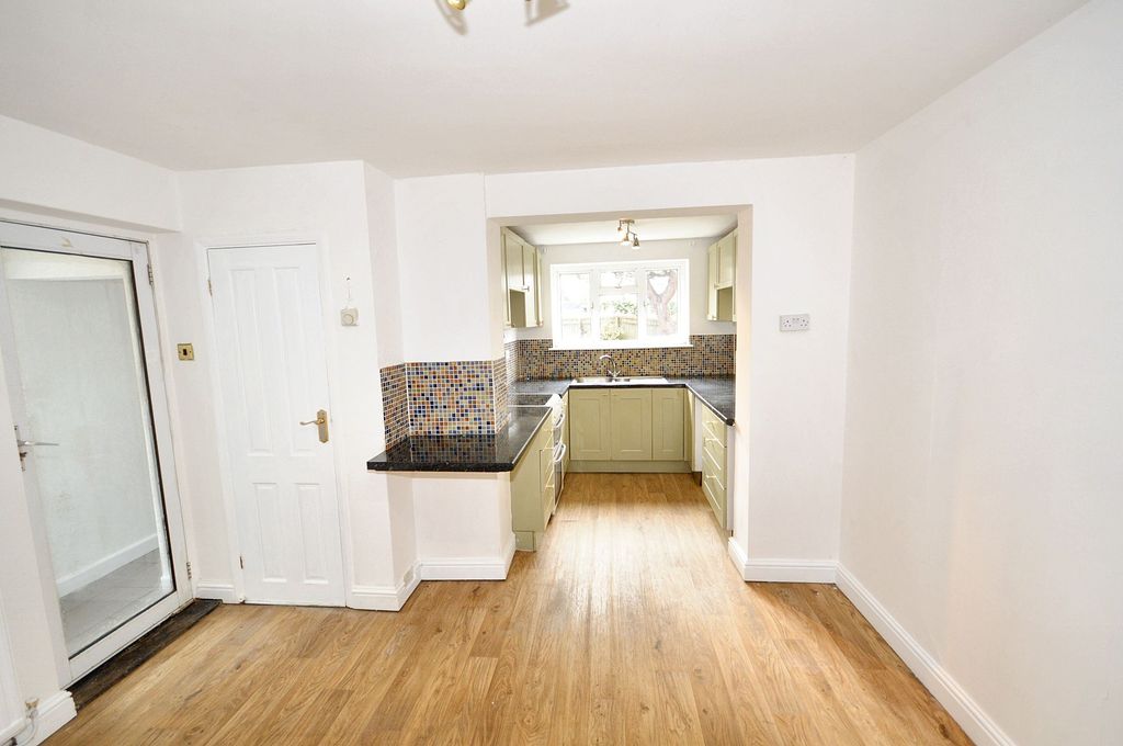 Property photo 3 of 14 Dining Area