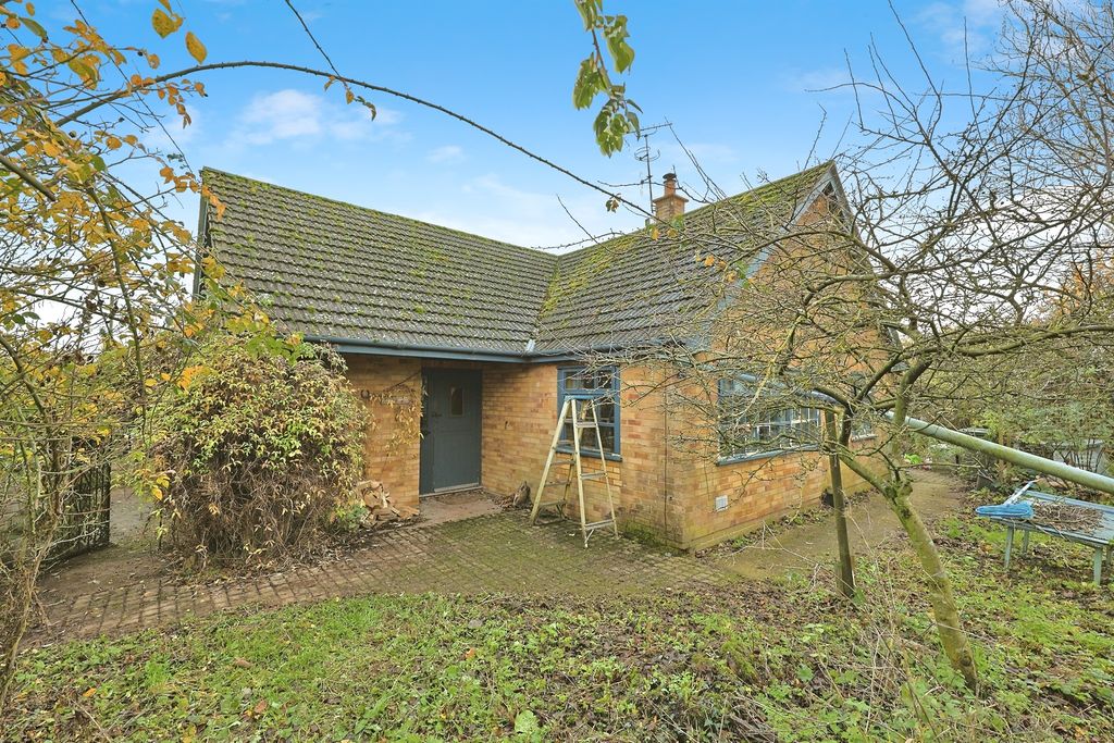 Property photo 2 of 32