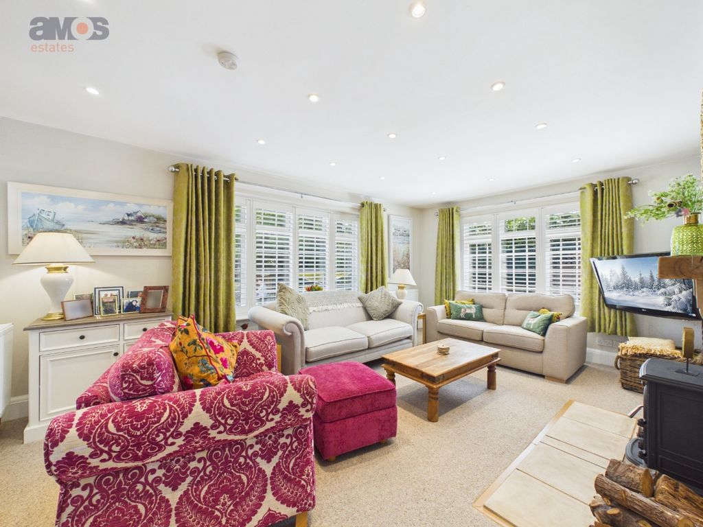 Property photo 2 of 33 5435165
