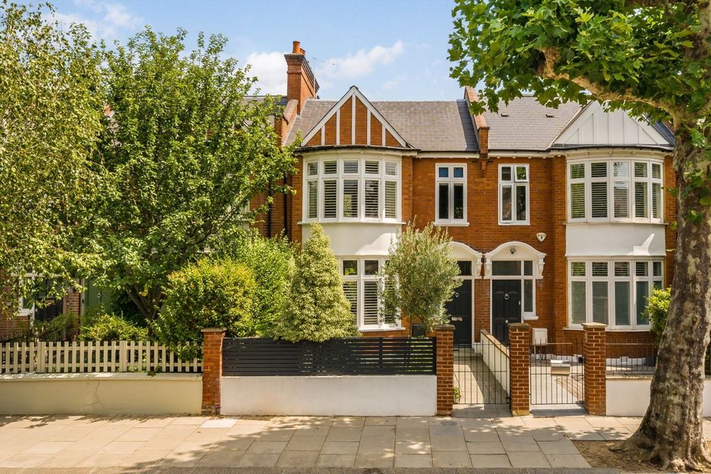 Property photo 1 of 12