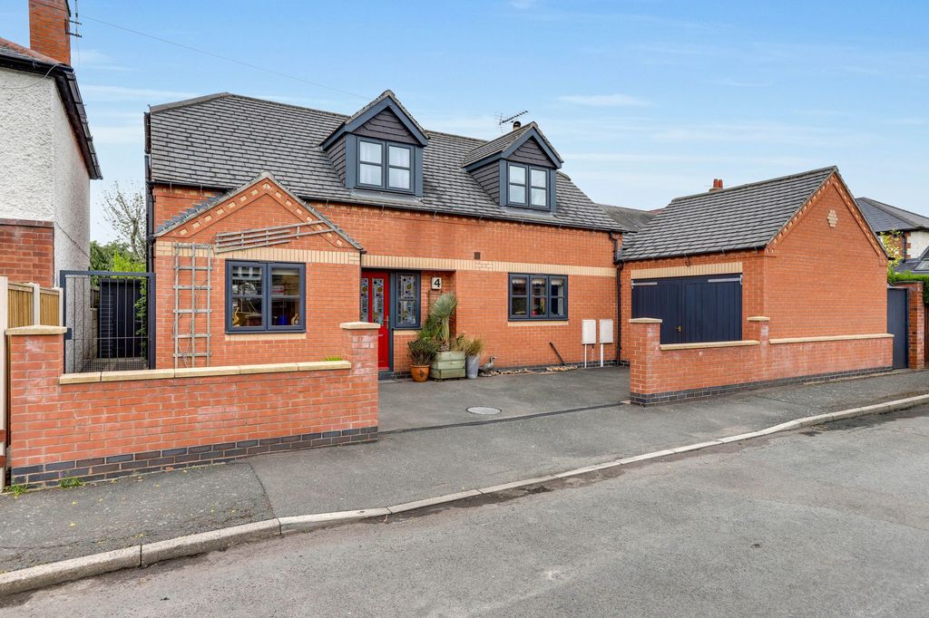 Property photo 1 of 24