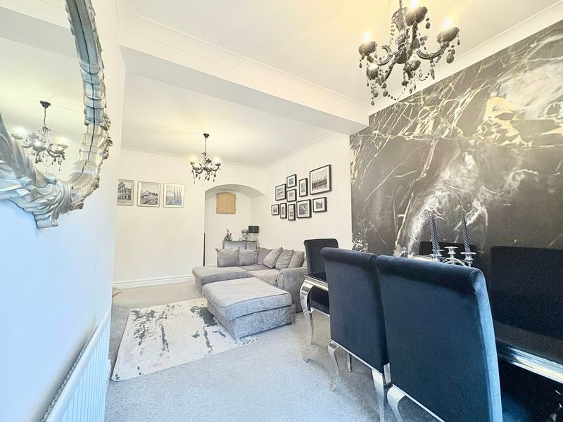 Property photo 3 of 14 Photo 6