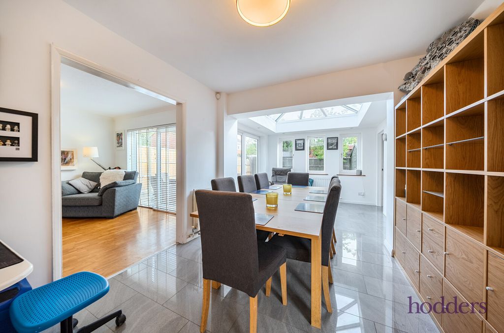 Property photo 2 of 20 54E6913A-Bca9-4E8...