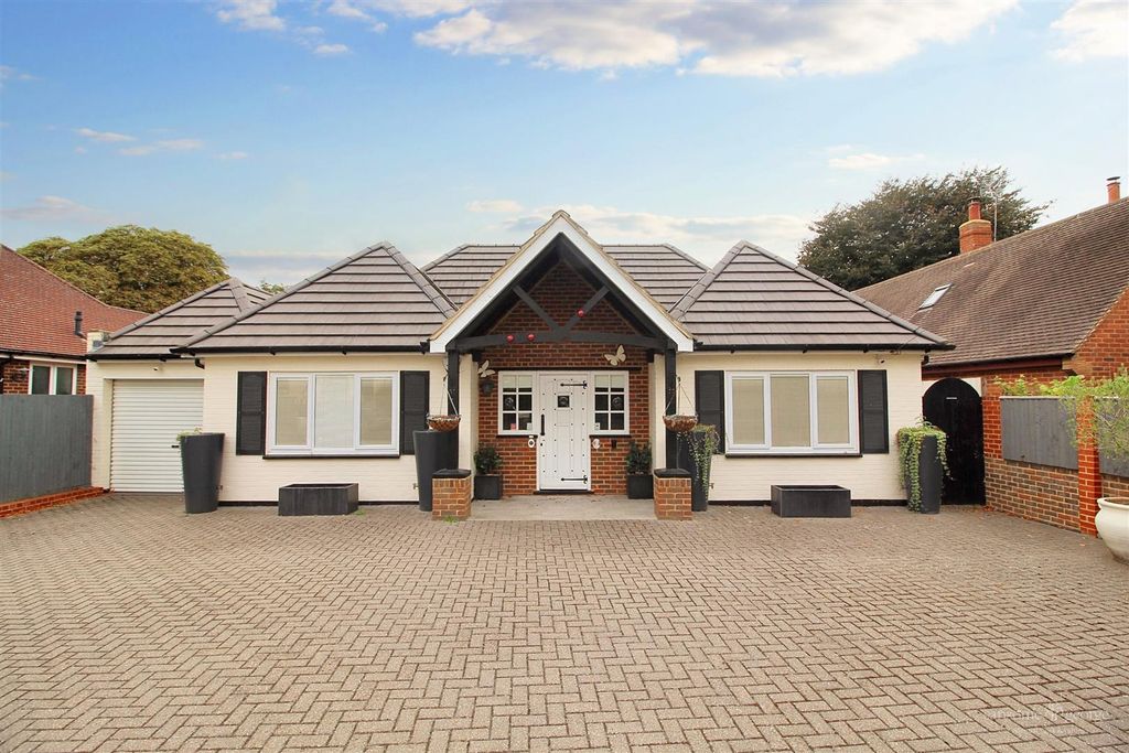 Property photo 1 of 18 Front