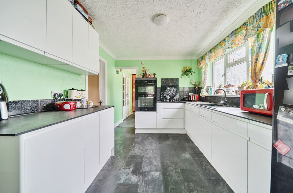 Property photo 2 of 20 1328710-7-68876Fa...