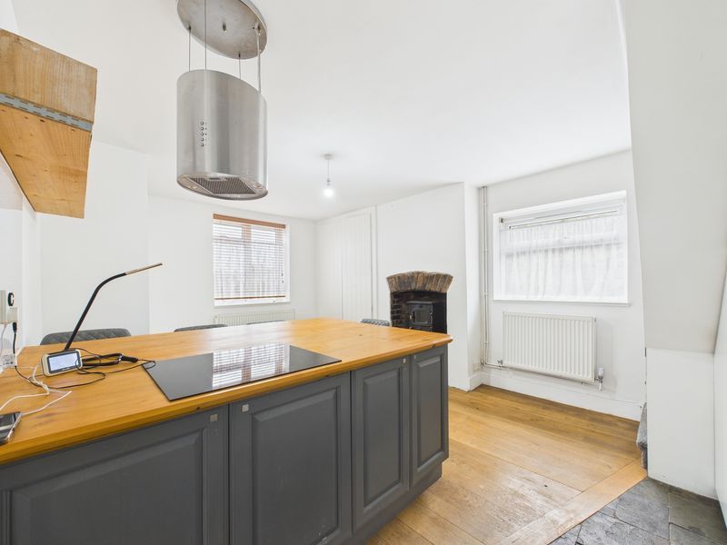 Property photo 3 of 19 Photo 11