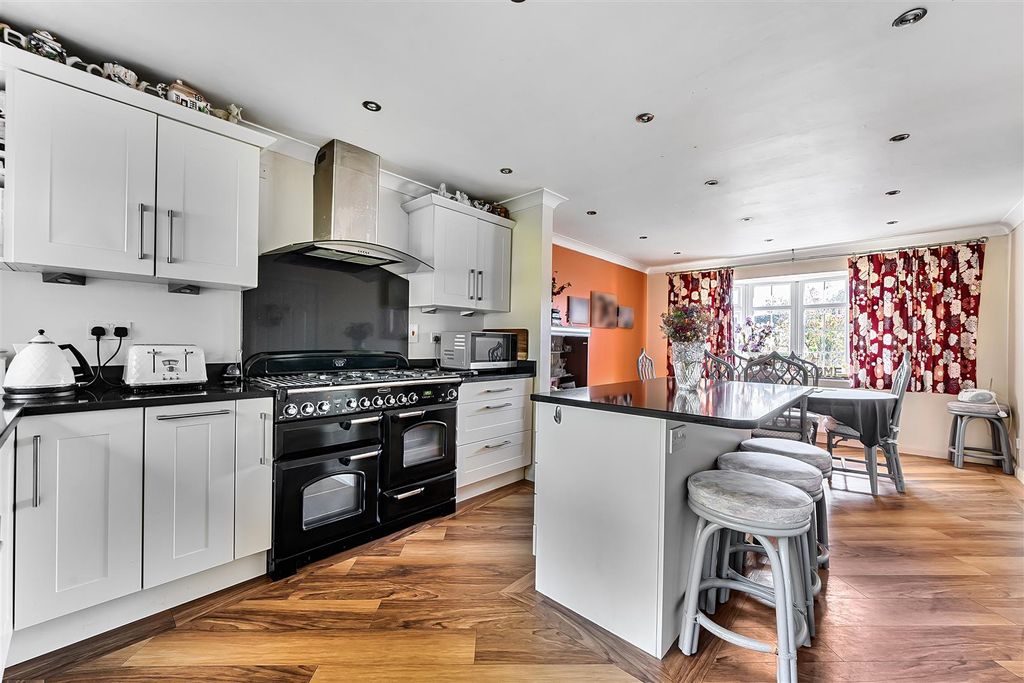 Property photo 3 of 15 Kitchen