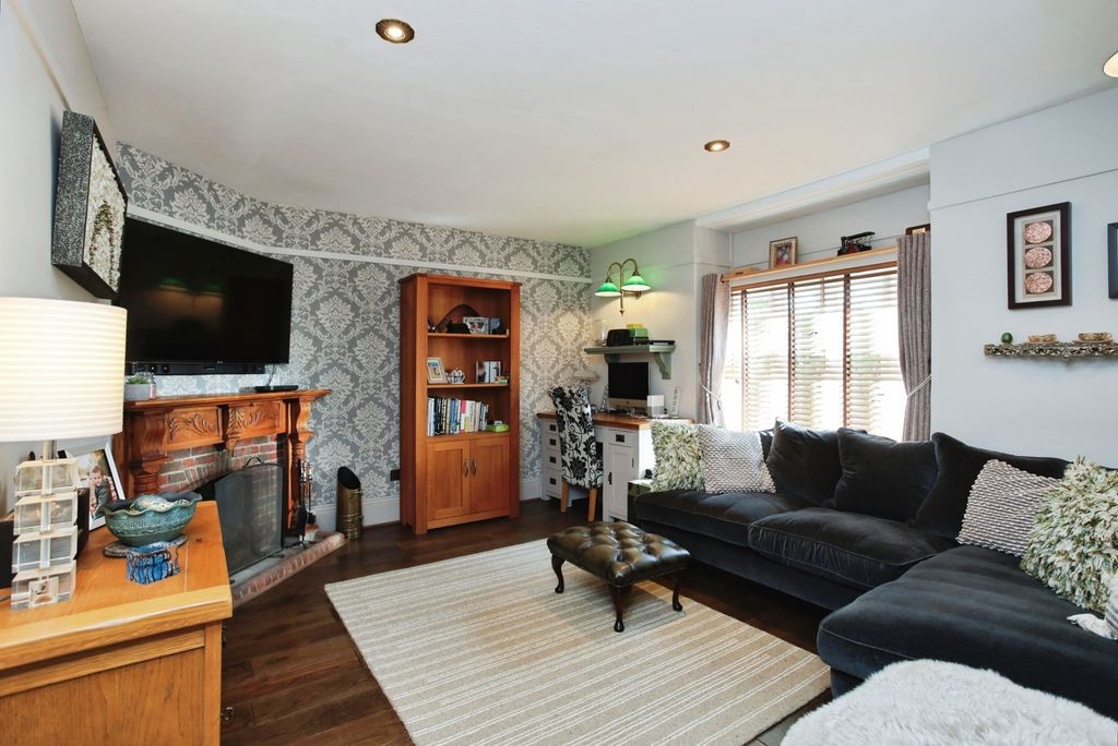 Property photo 3 of 13 Photo